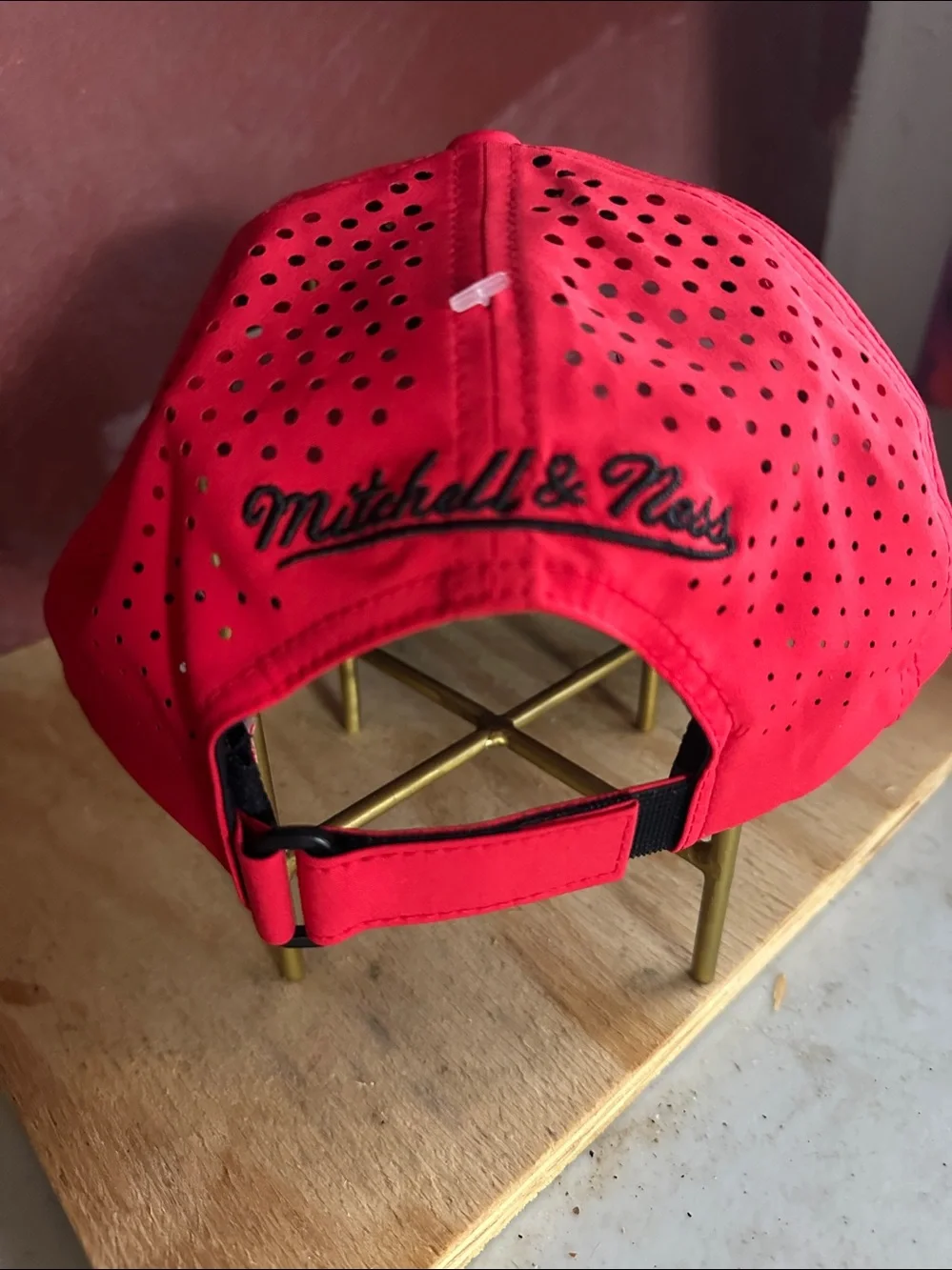 Chicago Bulls Red Sport Golf running jogging hat brand new strap back cap